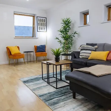 Morden London Apartment, By The Sea With Free Parking Exterior photo