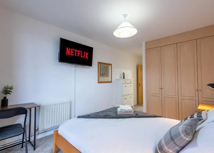 Morden London Apartment, By The Sea With Free Parking